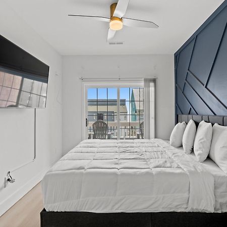 Luxurious Home With Theatre Room شاطئ ميرتل المظهر الخارجي الصورة